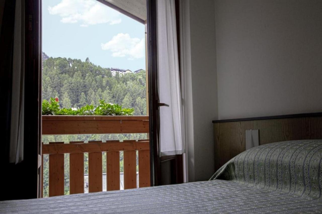 Hotel Moizi Chiesa in Valmalenco Luaran gambar